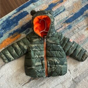 GAP Green Camouflage Puffer Jacket with Orange Hood